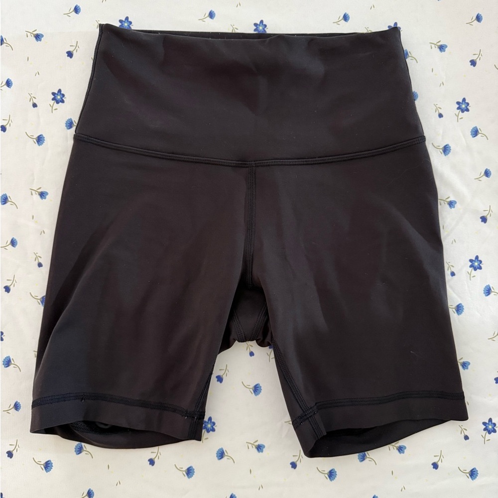 Lululemon black wonder under biker shorts size 4